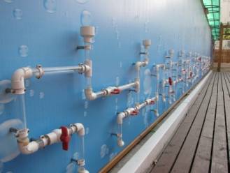 幼儿园科学发现室室外水管接龙